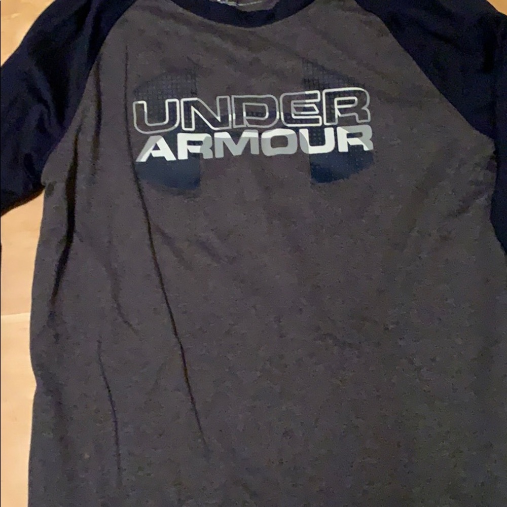 Boys Under Armour long sleeve tee shirt